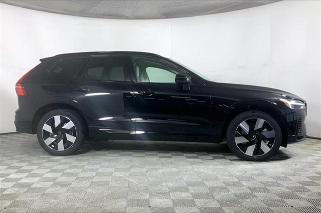 new 2025 Volvo XC60 Plug-In Hybrid car