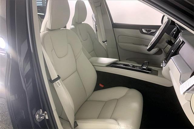 new 2025 Volvo XC60 Plug-In Hybrid car