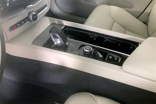 new 2025 Volvo XC60 Plug-In Hybrid car