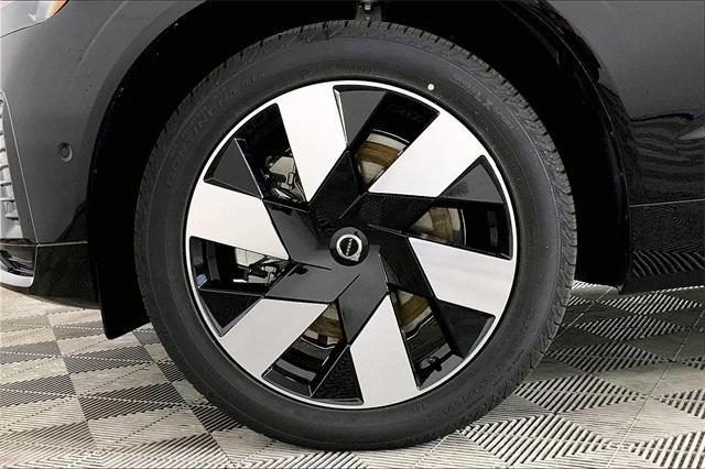 new 2025 Volvo XC60 Plug-In Hybrid car