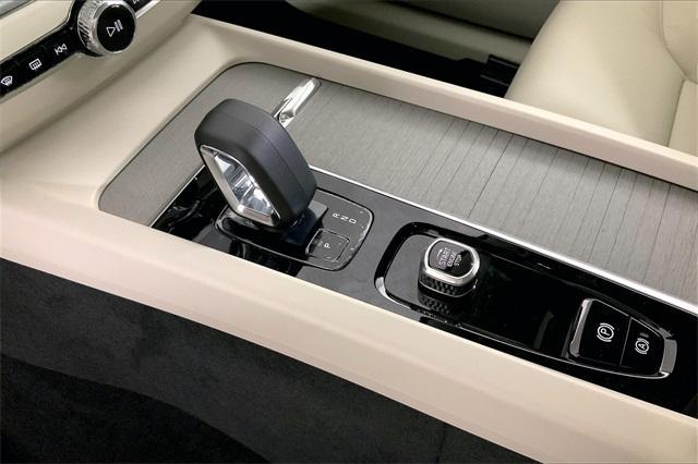 new 2025 Volvo XC60 Plug-In Hybrid car