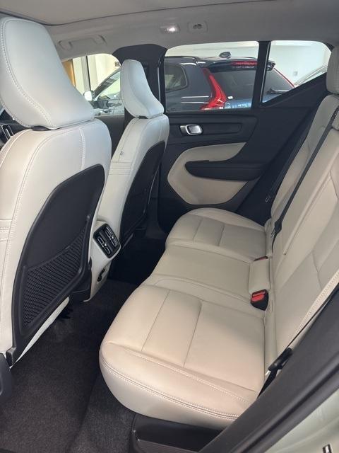 new 2025 Volvo XC40 car, priced at $49,590