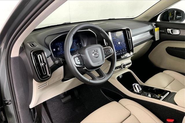 new 2026 Volvo XC40 car