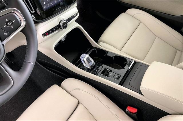 new 2026 Volvo XC40 car