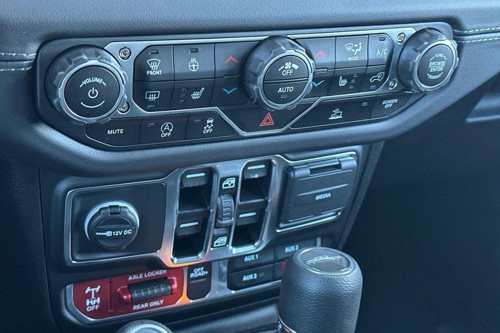 new 2025 Jeep Gladiator car, priced at $52,995