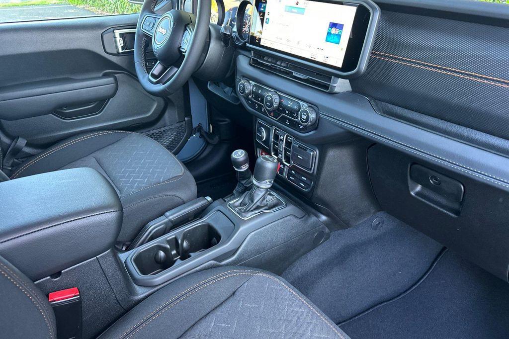 new 2025 Jeep Gladiator car, priced at $52,995