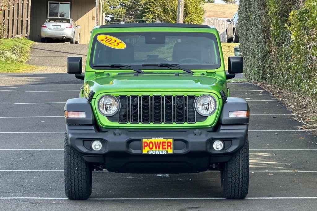 new 2025 Jeep Wrangler car, priced at $46,737