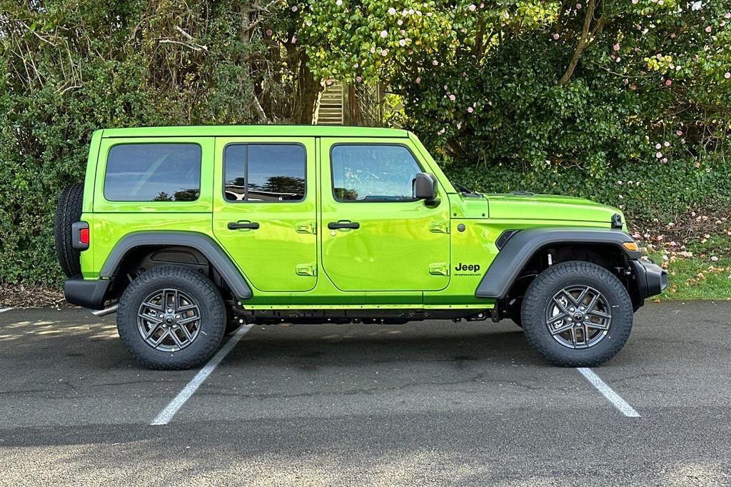new 2025 Jeep Wrangler car, priced at $46,737
