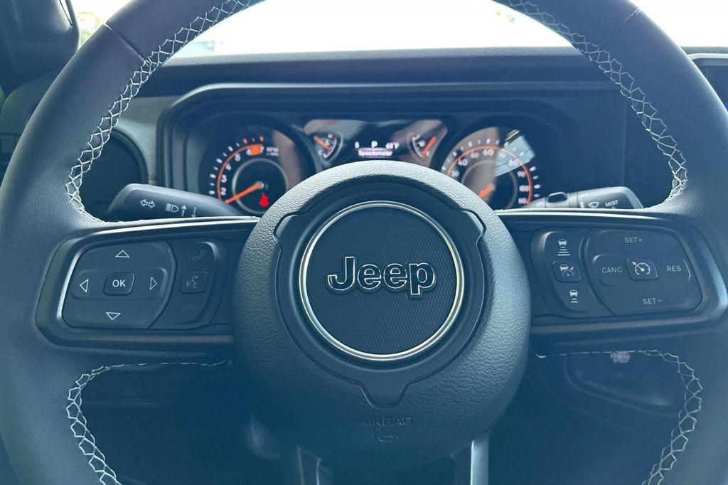 new 2025 Jeep Wrangler car, priced at $46,737
