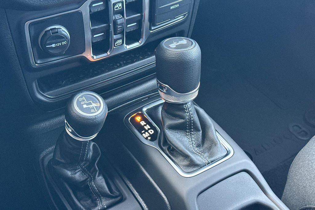 new 2025 Jeep Wrangler car, priced at $46,737