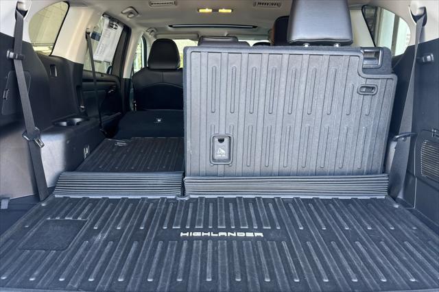 used 2022 Toyota Highlander car, priced at $37,995