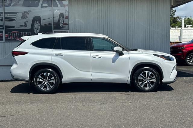 used 2022 Toyota Highlander car, priced at $37,995