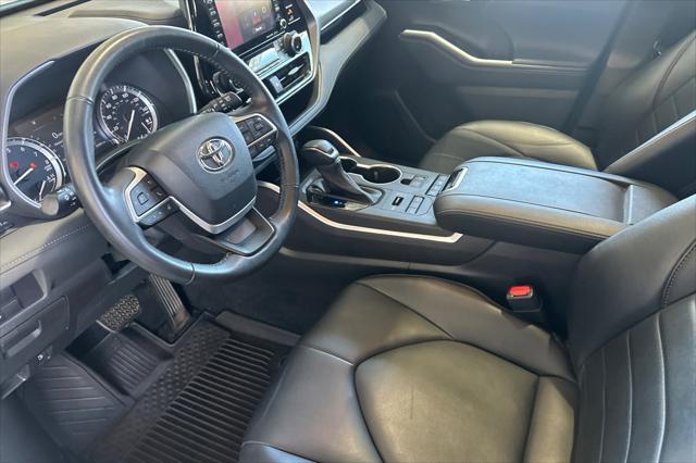 used 2022 Toyota Highlander car, priced at $37,995