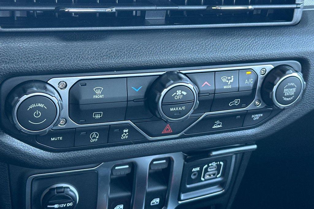 new 2025 Jeep Wrangler car, priced at $37,420