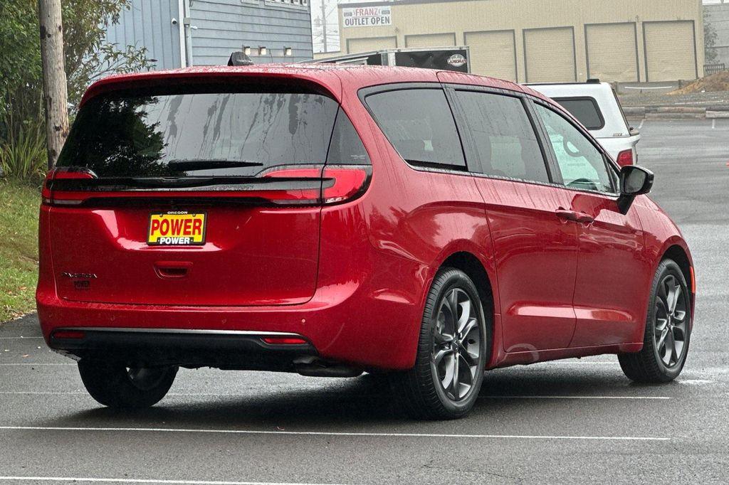 new 2026 Chrysler Pacifica car, priced at $46,880