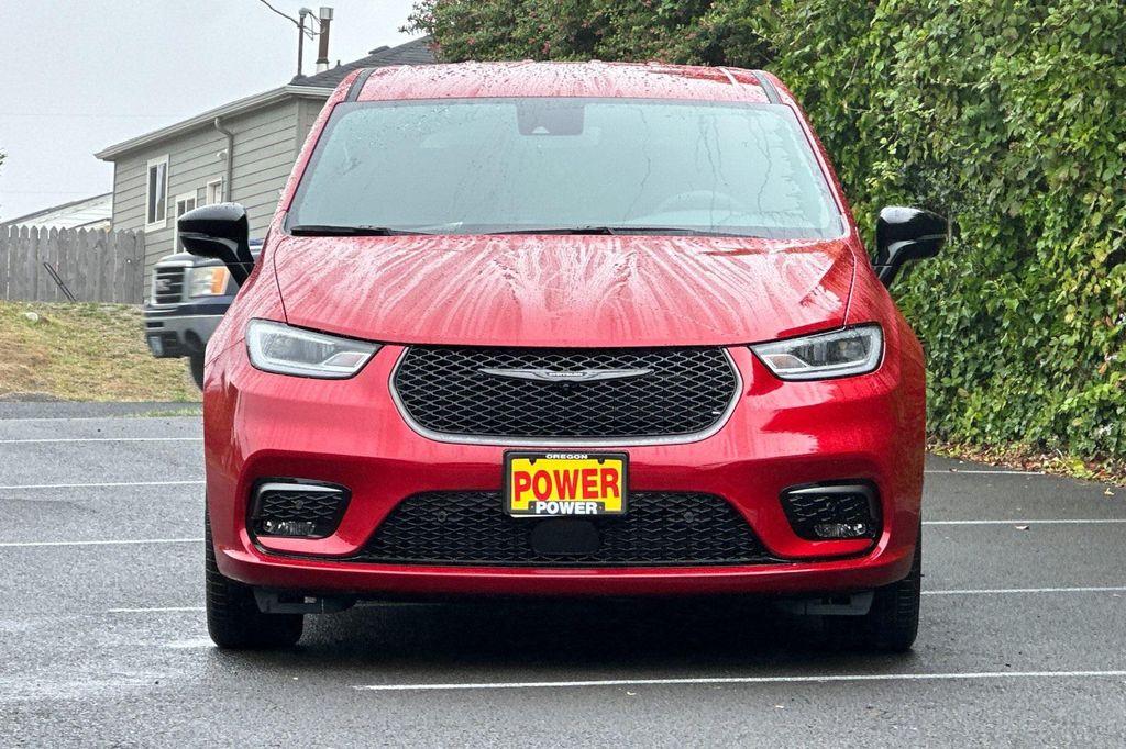 new 2026 Chrysler Pacifica car, priced at $46,880