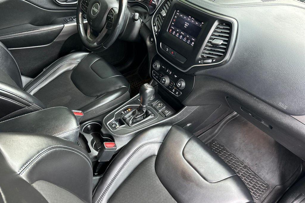 used 2019 Jeep Cherokee car, priced at $12,995