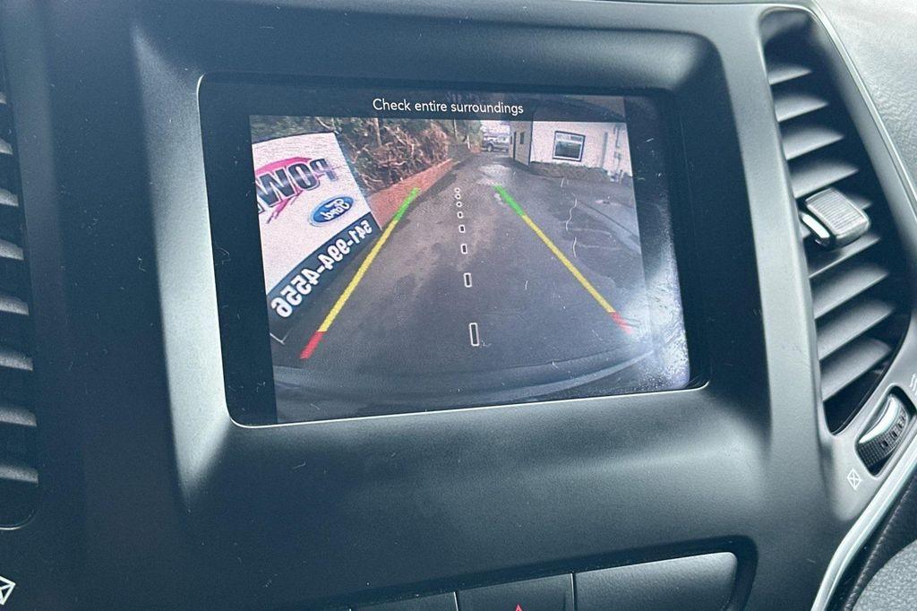 used 2019 Jeep Cherokee car, priced at $12,995