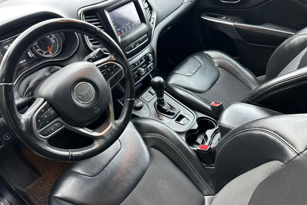 used 2019 Jeep Cherokee car, priced at $12,995