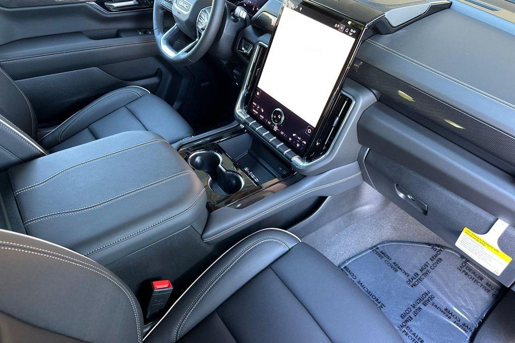 new 2025 GMC Yukon car, priced at $78,680