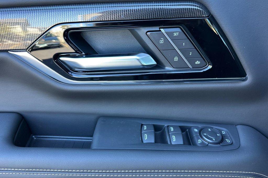 new 2025 GMC Yukon car, priced at $78,680