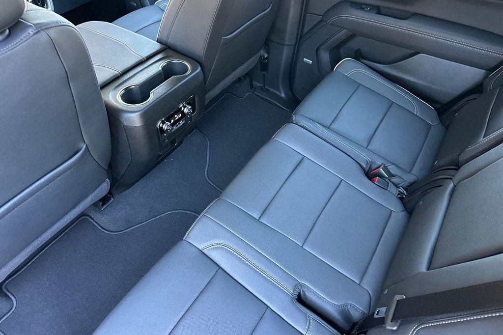 new 2025 GMC Yukon car, priced at $78,680