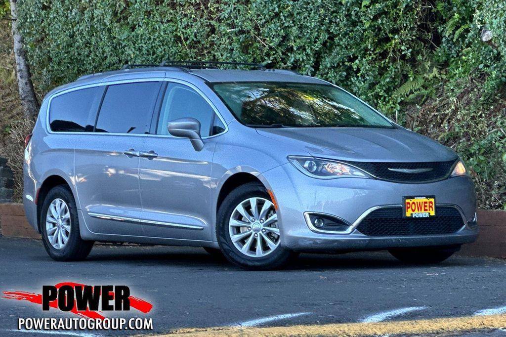 used 2017 Chrysler Pacifica car, priced at $14,400