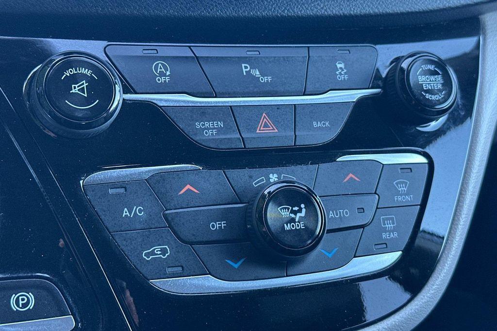 used 2017 Chrysler Pacifica car, priced at $14,400