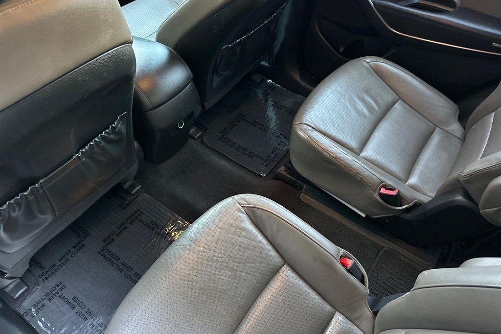 used 2013 Hyundai Santa Fe car, priced at $8,995