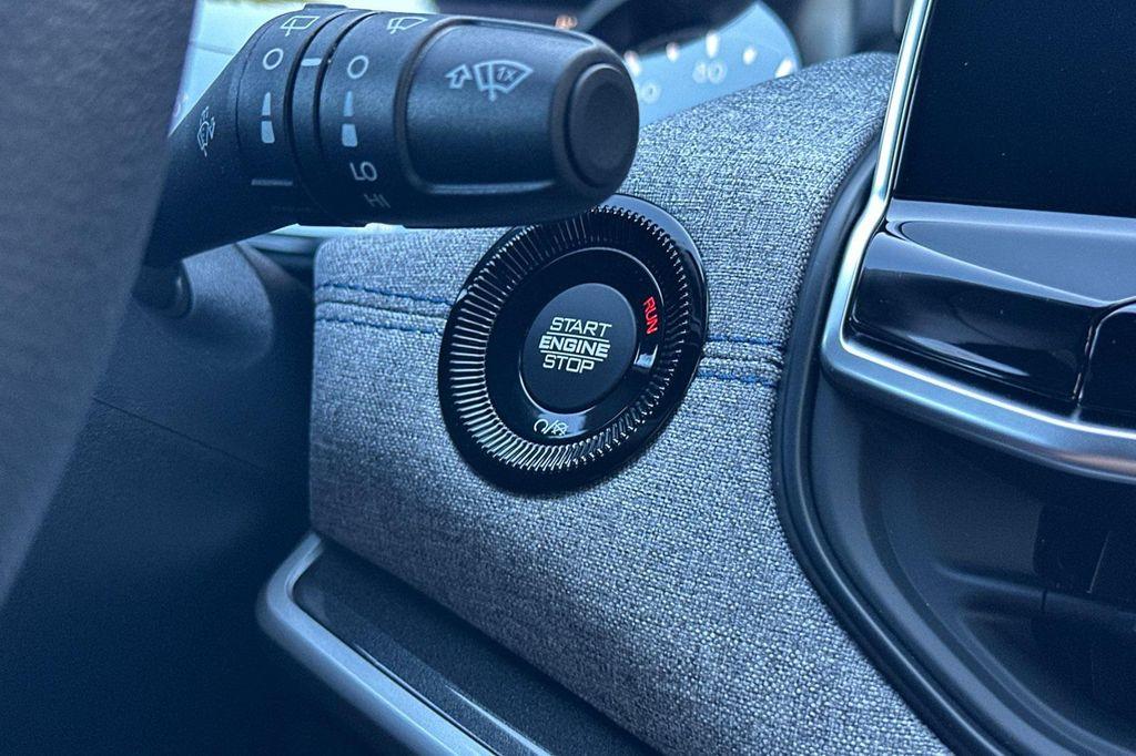 new 2025 Jeep Compass car