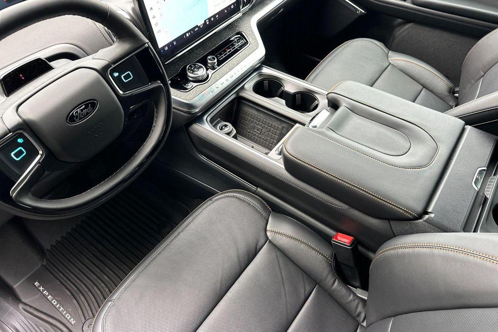 new 2025 Ford Expedition car, priced at $84,785