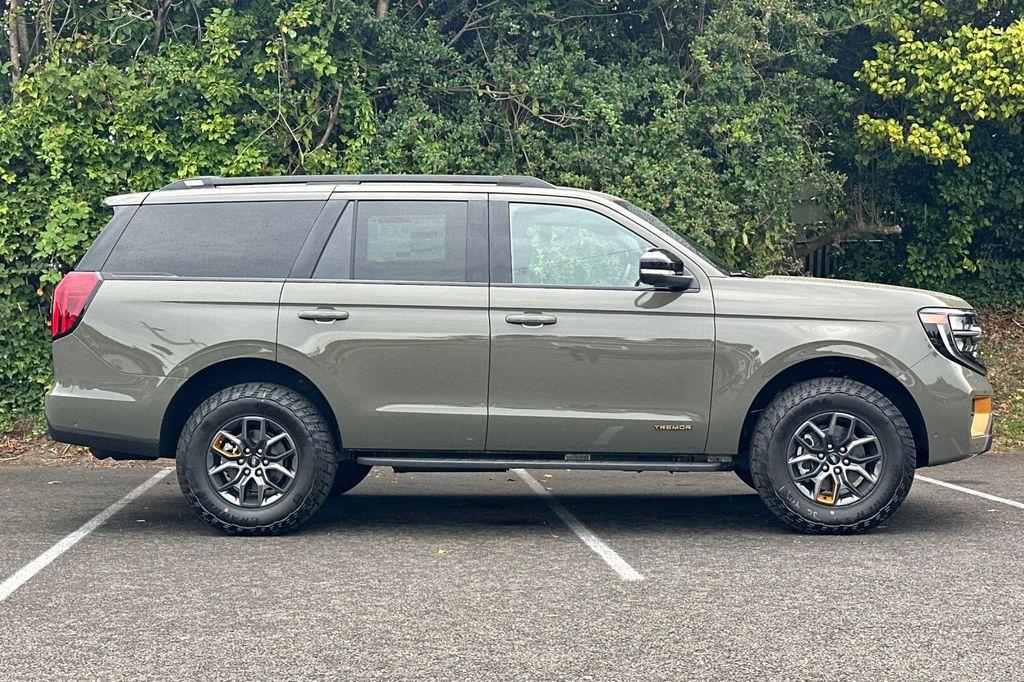 new 2025 Ford Expedition car, priced at $84,785