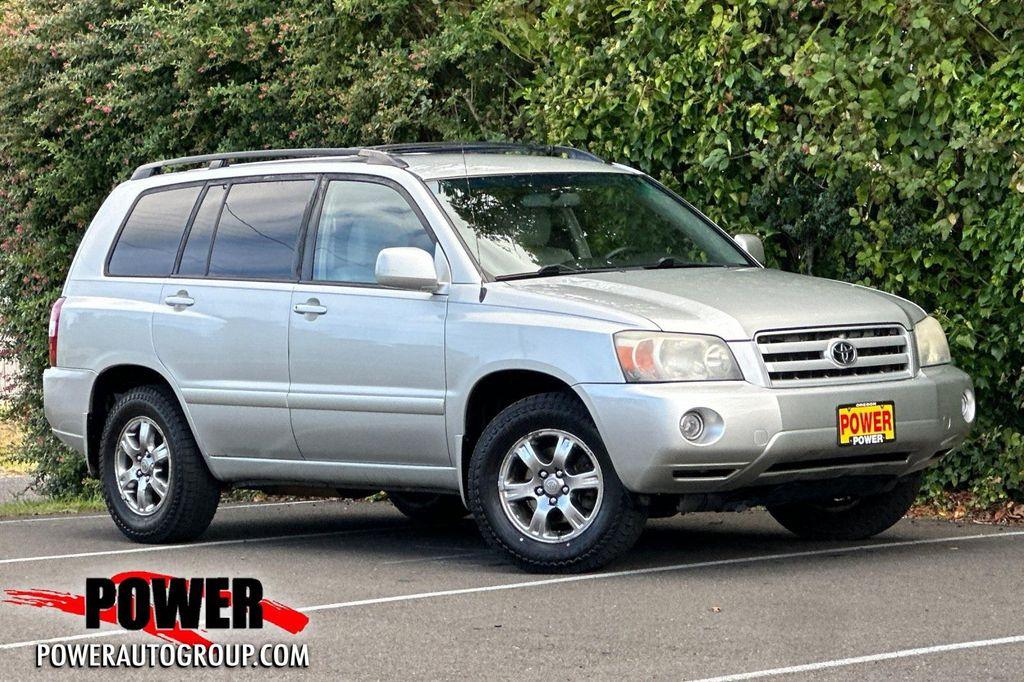 used 2004 Toyota Highlander car, priced at $7,000