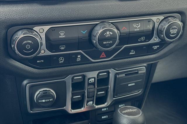 new 2024 Jeep Gladiator car, priced at $39,995