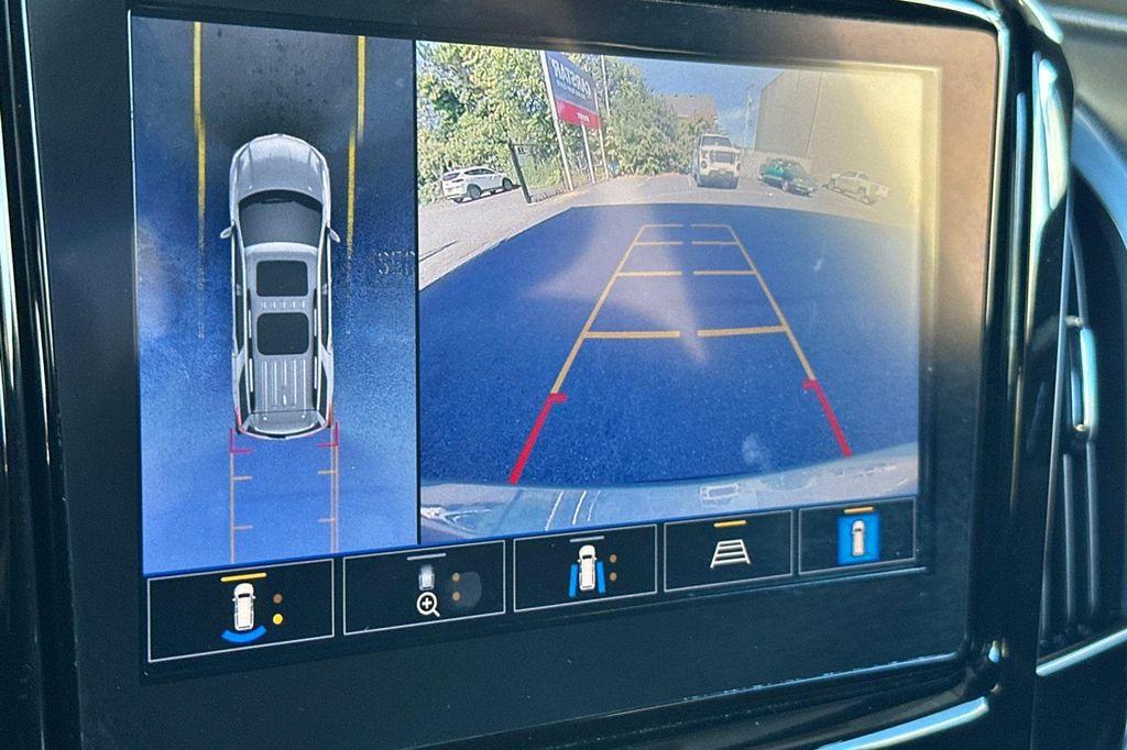 used 2023 Chevrolet Traverse car, priced at $28,400