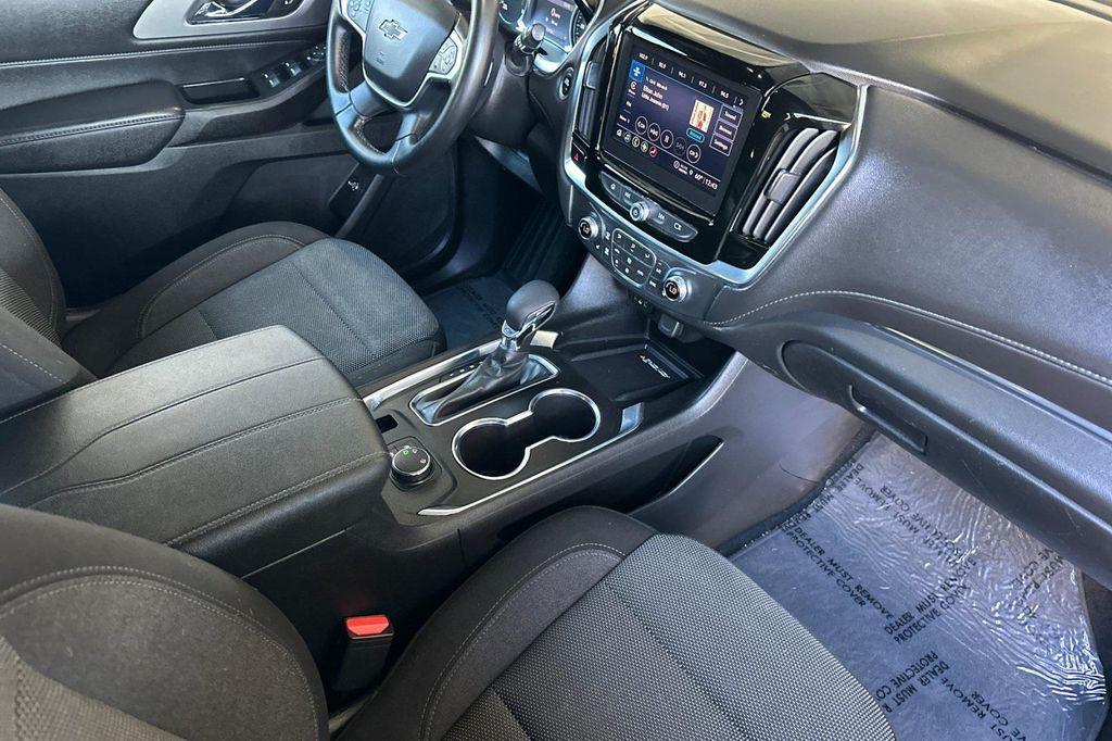 used 2023 Chevrolet Traverse car, priced at $28,400