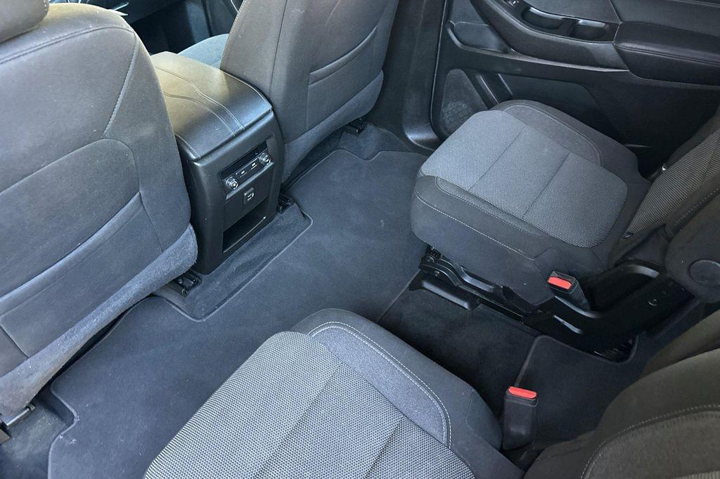 used 2023 Chevrolet Traverse car, priced at $28,400