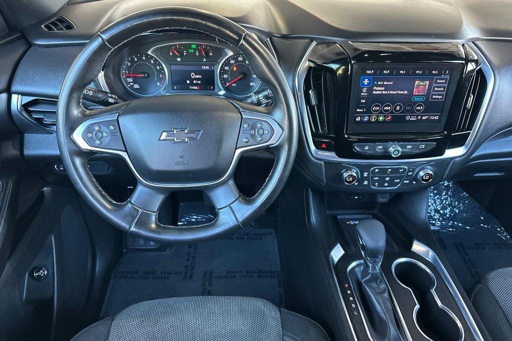 used 2023 Chevrolet Traverse car, priced at $28,400