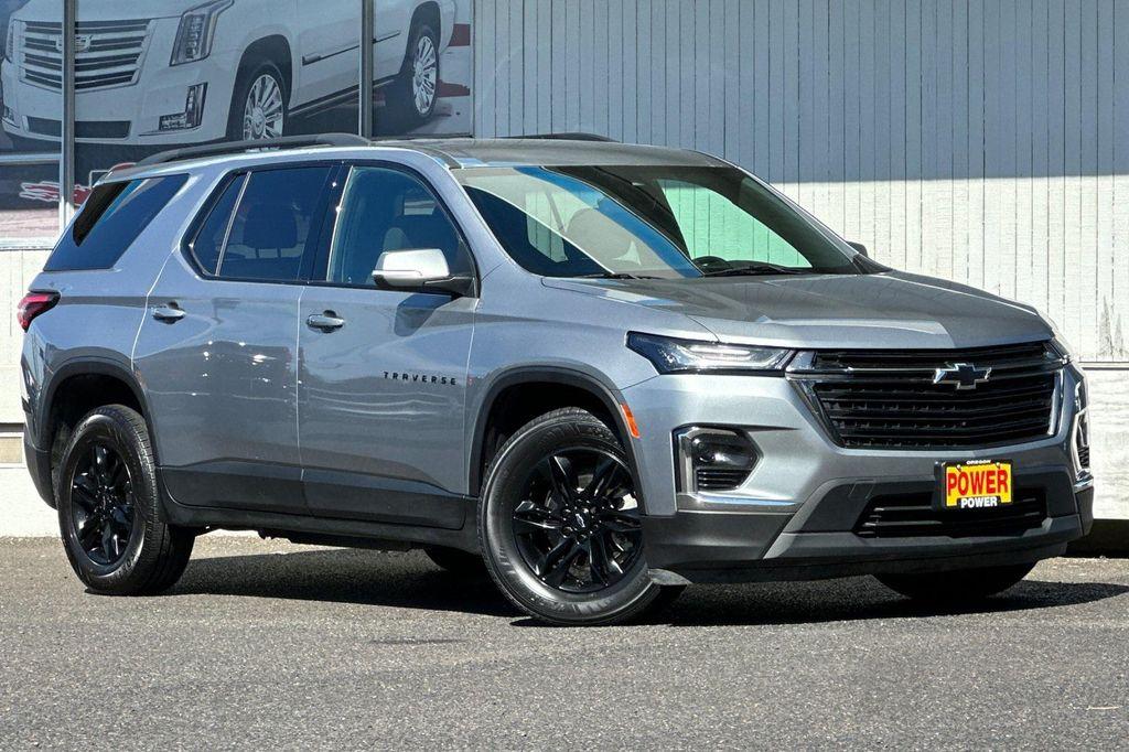 used 2023 Chevrolet Traverse car, priced at $28,400