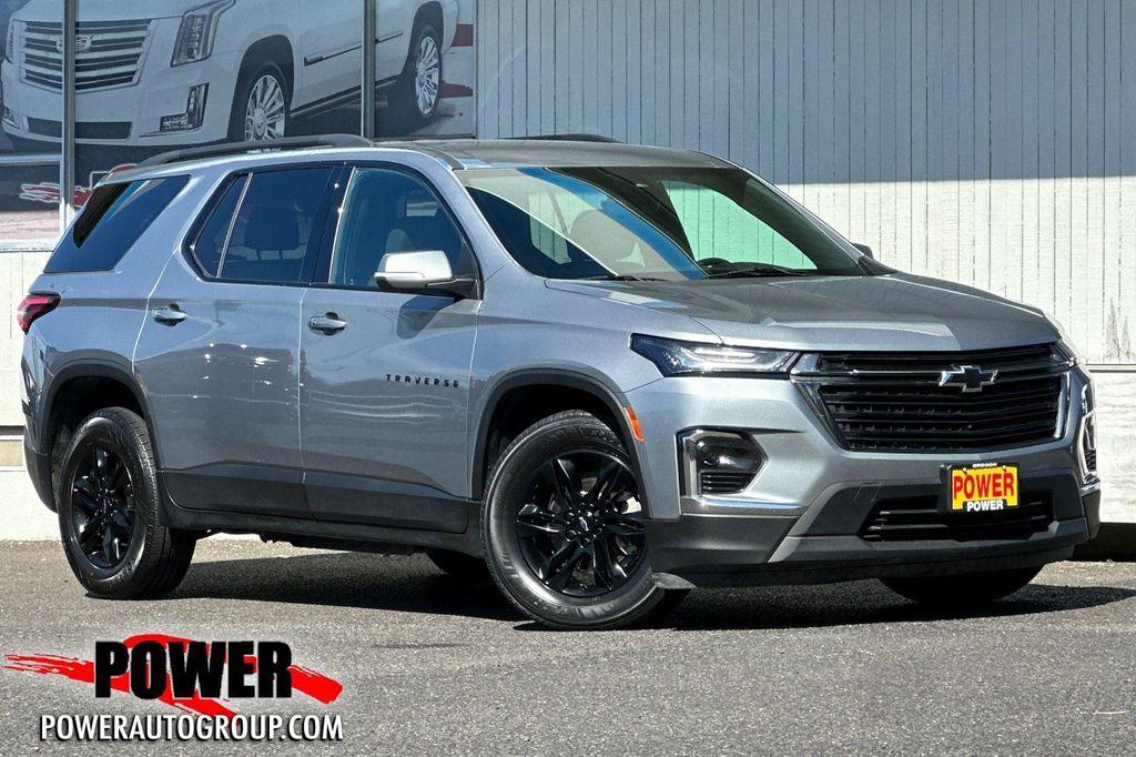 used 2023 Chevrolet Traverse car, priced at $28,400
