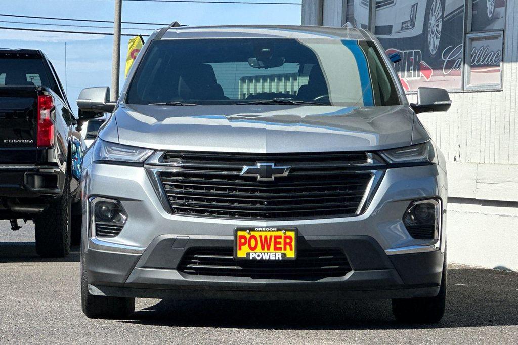 used 2023 Chevrolet Traverse car, priced at $28,400