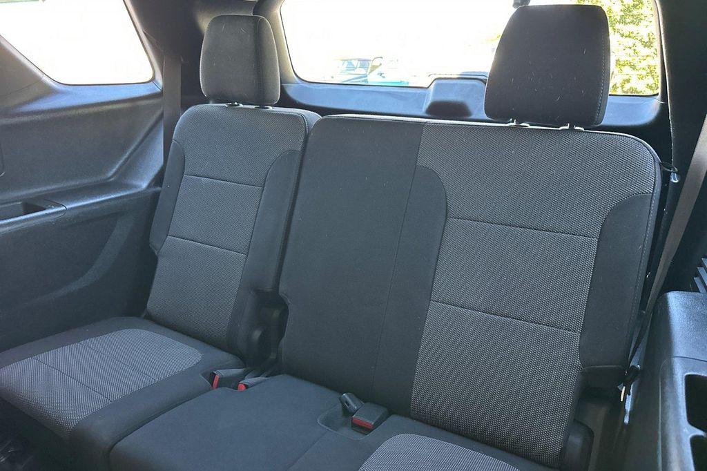 used 2023 Chevrolet Traverse car, priced at $28,400