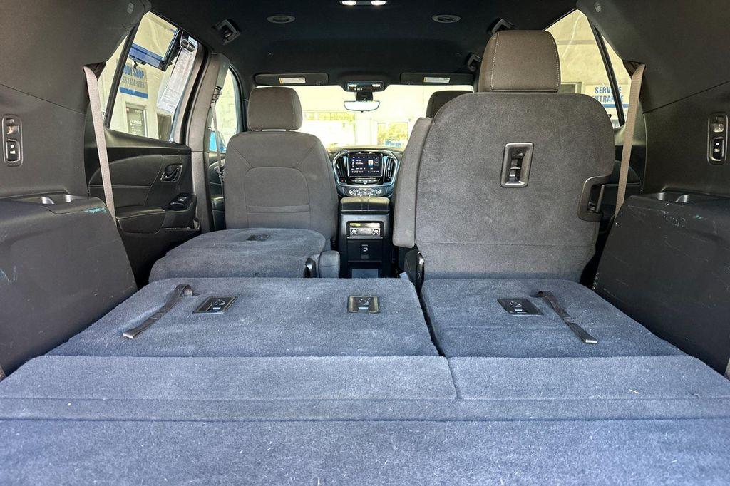 used 2023 Chevrolet Traverse car, priced at $28,400