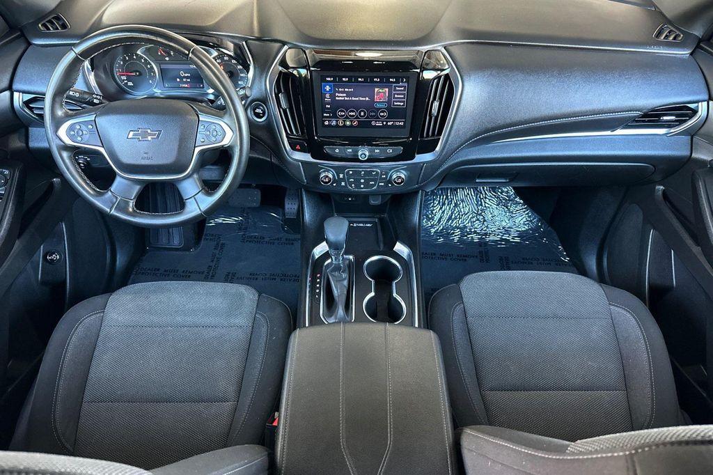 used 2023 Chevrolet Traverse car, priced at $28,400