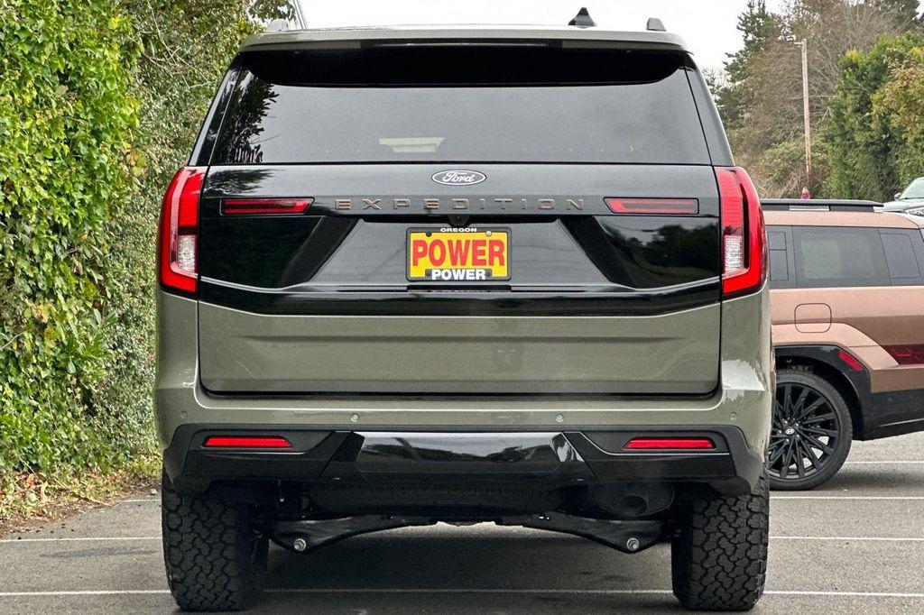 new 2025 Ford Expedition car, priced at $84,785