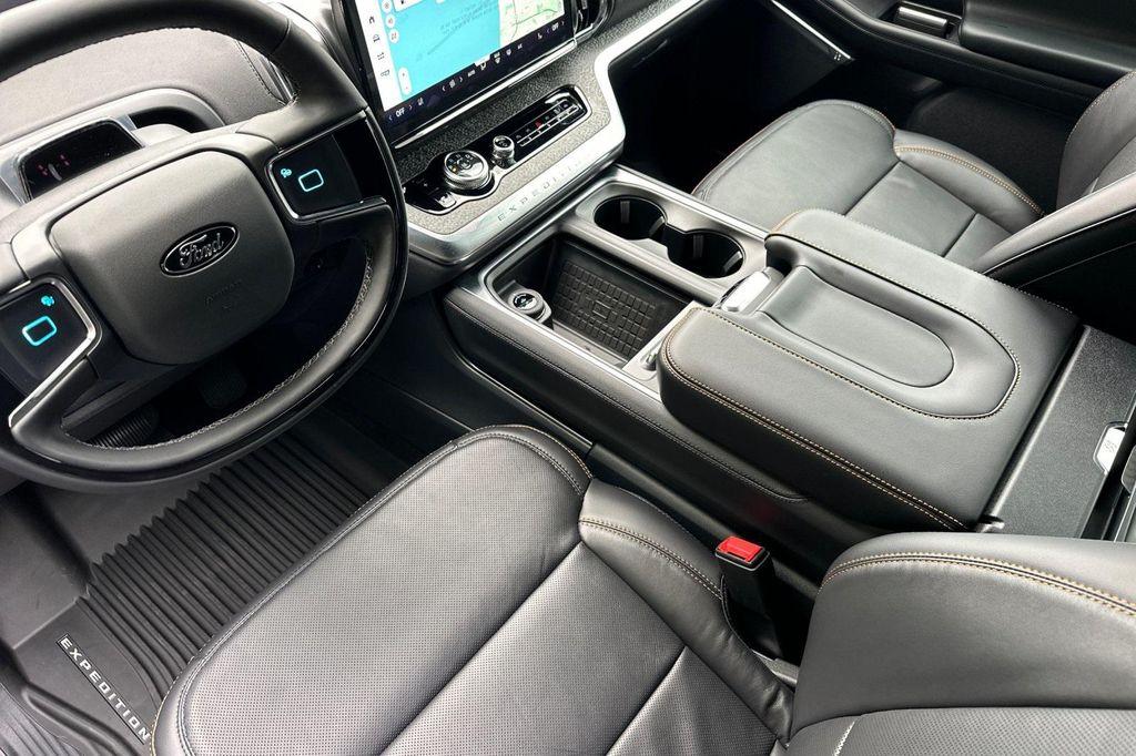 new 2025 Ford Expedition car, priced at $84,785