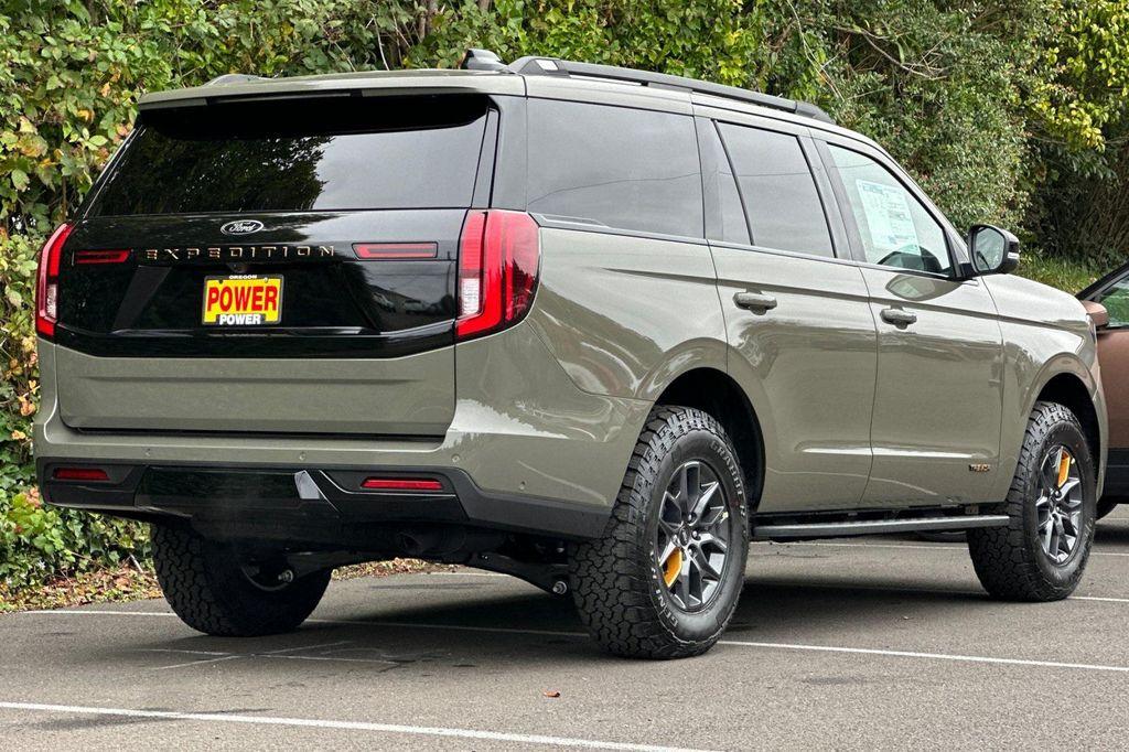new 2025 Ford Expedition car, priced at $84,785