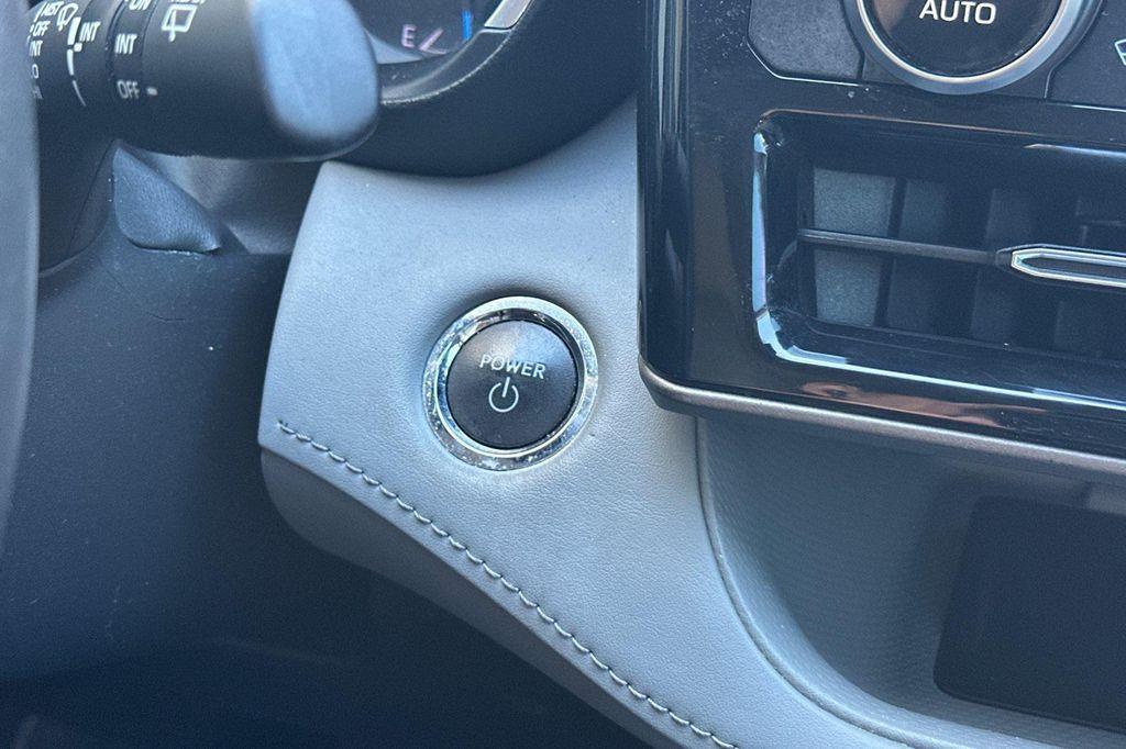 used 2023 Toyota Highlander Hybrid car, priced at $31,890