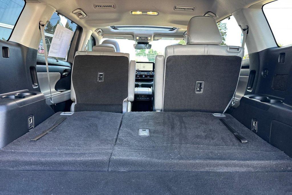 used 2023 Toyota Highlander Hybrid car, priced at $31,890