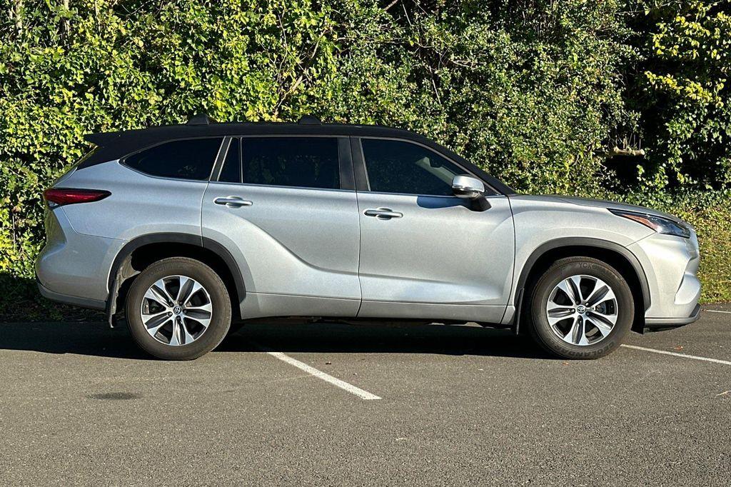 used 2023 Toyota Highlander Hybrid car, priced at $31,890
